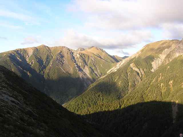 Ruahine - Sunrise Hut 042.jpg